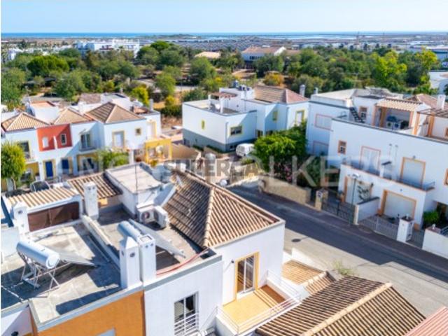 Moradia T4 com Vista Mar e Terraços em Tavira, Algarve