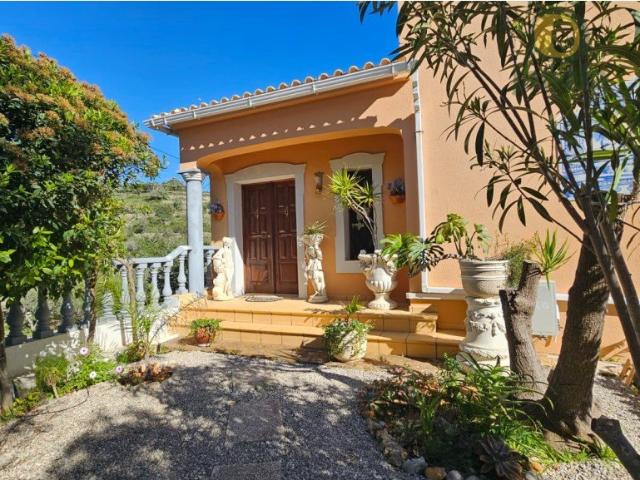 Moradia T4 com Vista Panorâmica Mar e Serra 195m² Conceição e Estói