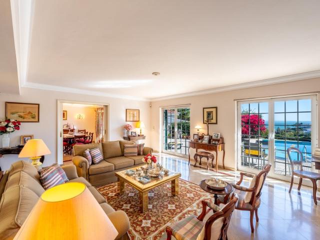 Moradia T4, com vista sobre o mar 281m² Paço de Arcos
