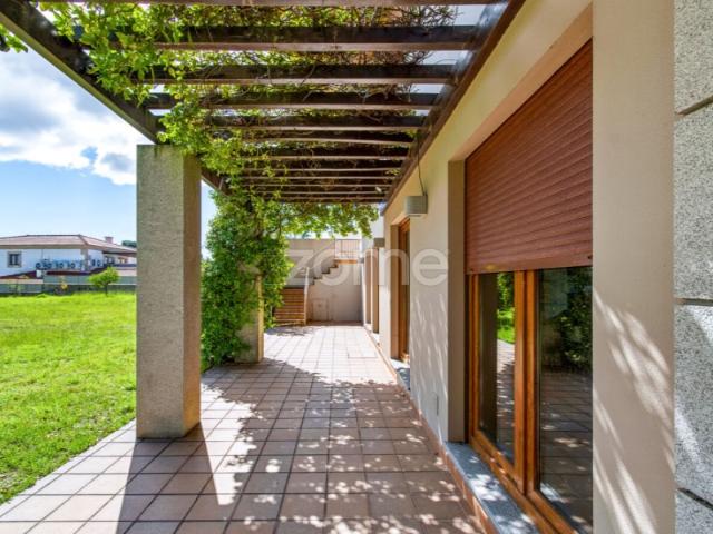 MORADIA T4 COM VISTAS RIO, PISCINA E 3 SUÍTES | SEIXAS CAMINHA