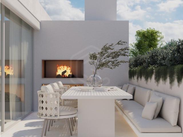 Moradia T4 com Acabamentos de Luxo em Zona Central de Vilamo. 236m² Quarteira
