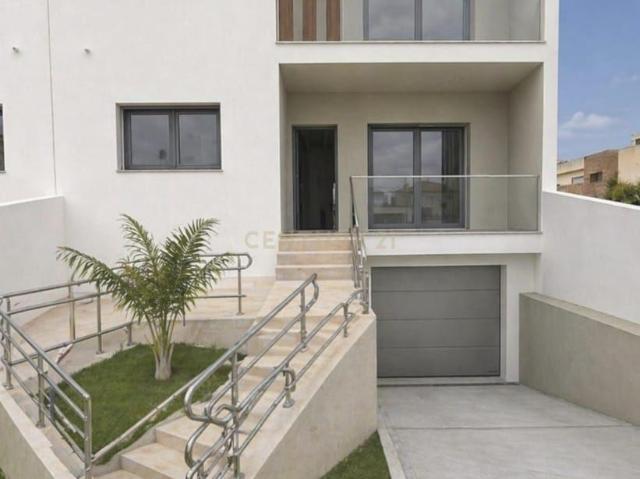 Moradia T4 com Acessibilidade | Acabamentos de Luxo | Perto do Centro de Pombal