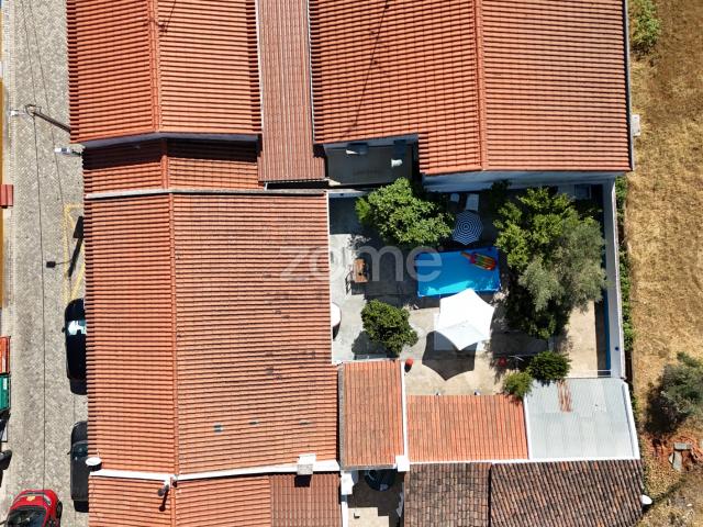 Moradia T4 com amplo Quintal em Porto Peles
