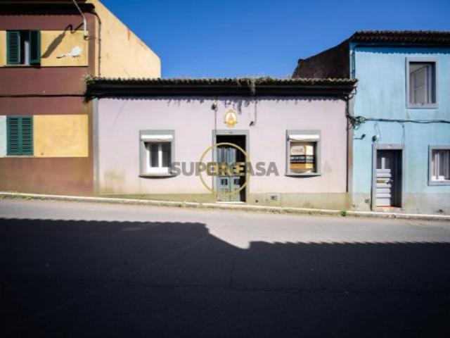 Moradia T4 com elevado potencial na Fajã de Cima