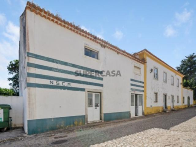 Moradia T4 com espaço exterior em Gradil, Mafra