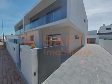 Moradia T4 com garagem na Urbanização do Bonito, Entroncamen. 0m² Nossa Senhora de Fátima