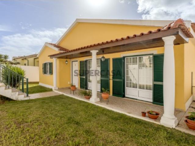 Moradia T4 com jardim e garagem, Adão Lobo, Cadaval
