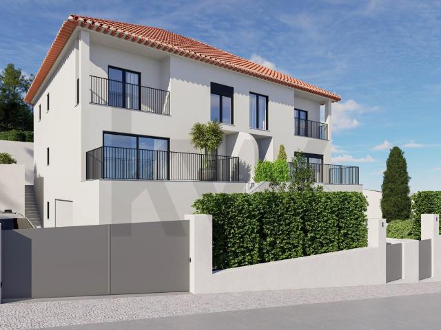 Moradia T4 com Garagem em Torre de Bera, Almalaguês Obra Nova