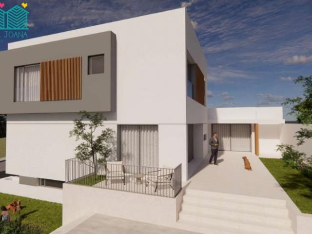 Moradia T4 com Garagem em Verdemilho
