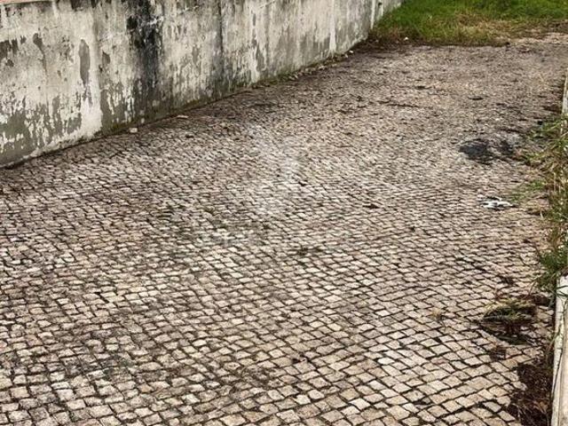 Moradia t4 com garagem para arrendamento,torres vedras, silveira