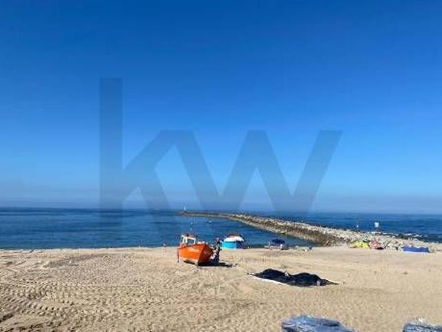 Moradia T4 com garagem para arrendar em Angeiras / Lavra a 2 minutos da praia