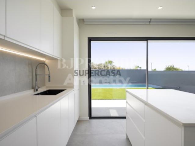 Moradia T4 Com Garagem Piscina E Vista Direta Para o Parque Natural da Ria Formosa