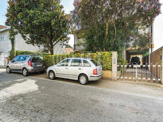 Moradia T4 com jardim e garagem, Matosinhos, Porto