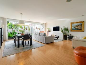 Moradia T4, com jardim e garagem, em condomínio, Porto 0m² Lordelo do Ouro e Massarelos