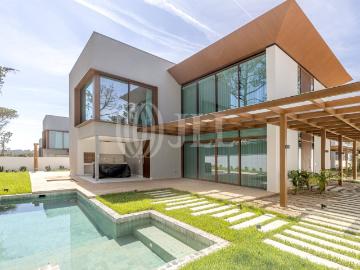 Moradia T4 com jardim e piscina no Estoril 0m² Cascais e Estoril
