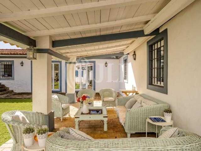 Moradia T4 com jardim e piscina, Livramento, Estoril