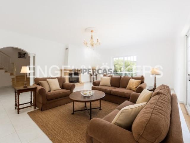 Moradia T4 com jardim em Tavira