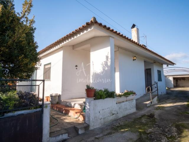 Moradia T4 com logradouro, no Cartaxo