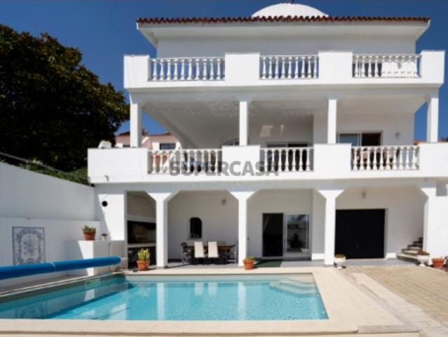 Moradia T4 com piscina na Nazaré