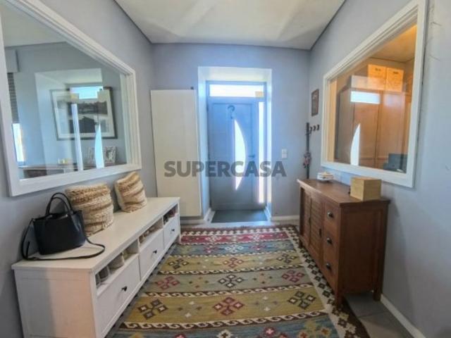 Moradia T4 com piscina na Granja, a apenas 300 metros da praia