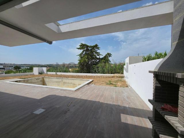 Moradia T4 com Piscina na zona da Lourinhã 274m² Da lourinhã e atalaia