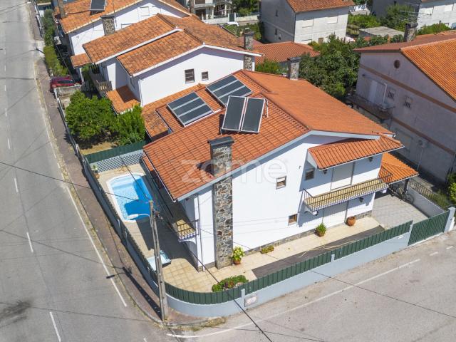 Moradia T4 com piscina aquecida na Gândara Arganil