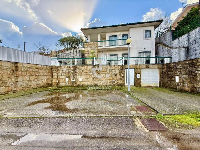 Moradia T4 com piscina Arcos de Valdevez