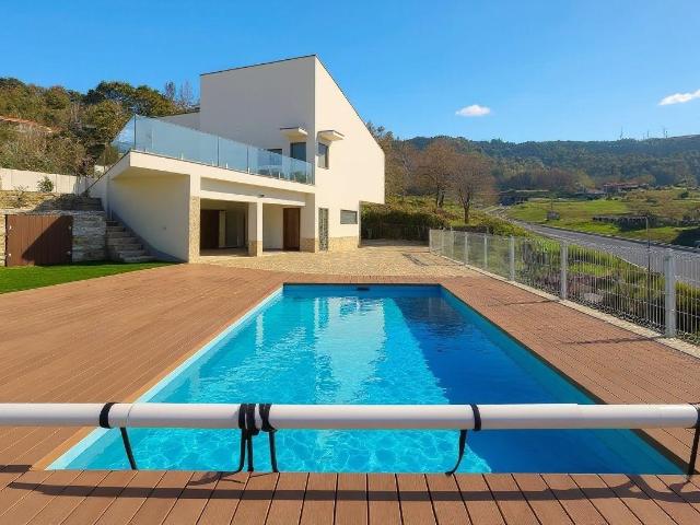 Moradia T4 com Piscina Arouca