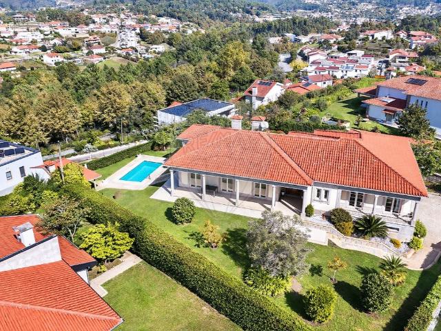 Moradia T4 com piscina, churrasqueira e garagem espaçosa em. 0m² Refojos de Basto, Outeiro e Painzela