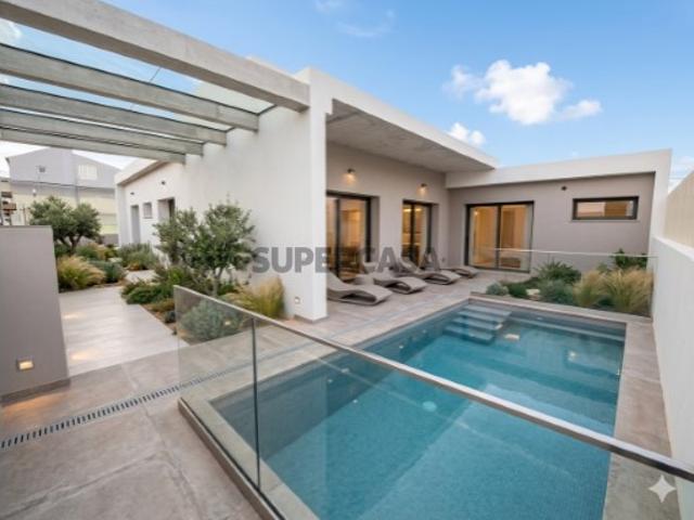 Moradia T4 com Piscina e 2 Suites Pinhal do General