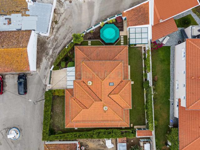 Moradia T4 com Piscina e Acabamentos de Excelência – Póvoa da Galega, Mafra