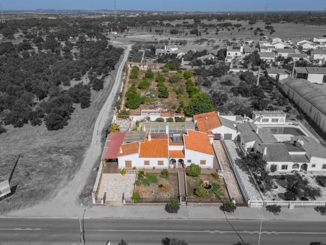 Moradia T4 com piscina e garagem 200m² Ermidas Sado