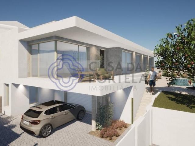 Moradia T4 com piscina e garagem na Amoreira 176m² Amoreira