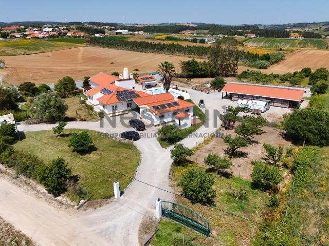 Moradia T4 com piscina e picadeiro na Lourinhã 344m² Miragaia e Marteleira
