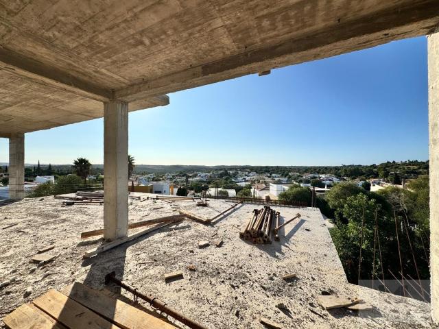 Moradia T4 com piscina em Monte Canelas – Mexilhoeira Grande, Portimão