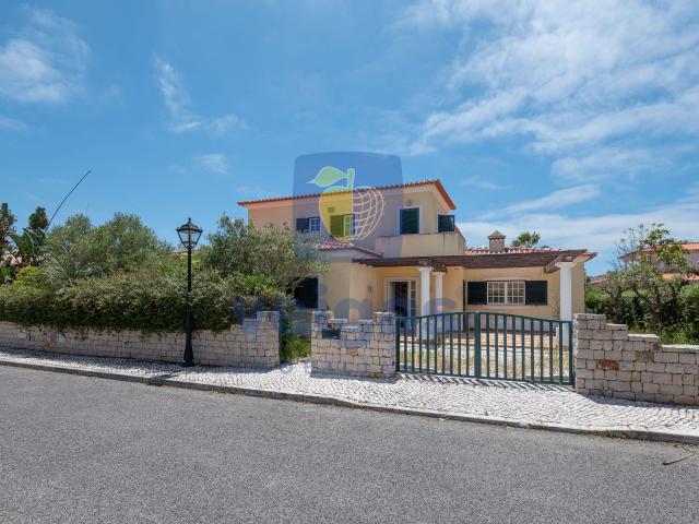 Moradia T4 com Piscina em Óbidos