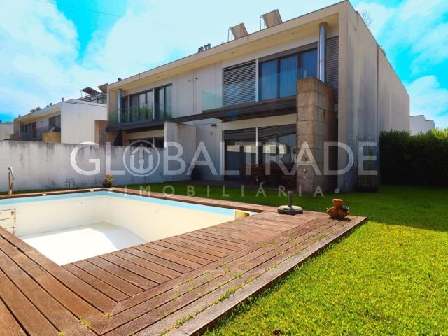 Moradia T4 com piscina em Esposende