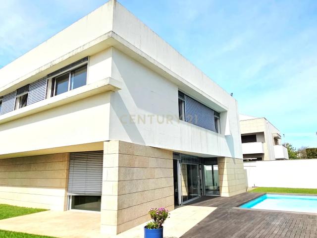 Moradia T4 com Piscina em Esposende com Vista Mar