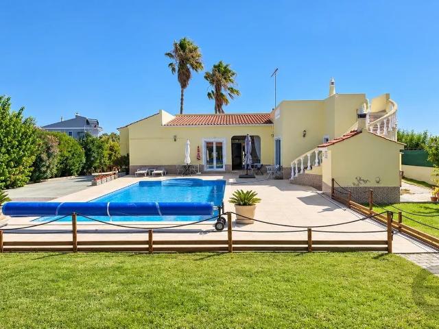 Moradia T4 com piscina em lote de 1.640 m² 260m² Santa Bárbara De Nexe