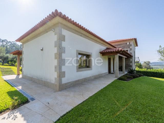 Moradia T4 com piscina em Ponte de Lima