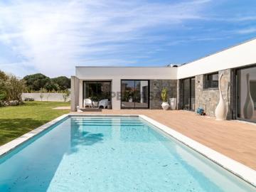 Moradia T4 perto da Praia da Areia Branca, Lourinhã
