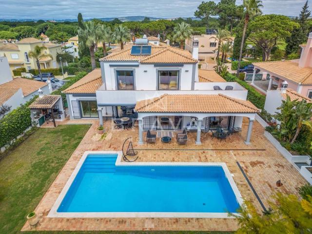 Moradia T4 com piscina frente golfe em Vilamoura 290m² Quarteira