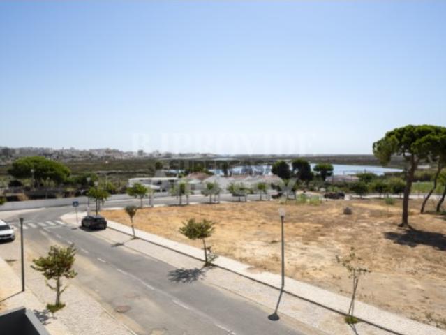 Moradia T4 Com Piscina Garagem e Vista Para a Ria Formosa em Faro