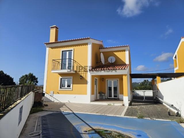MORADIA T4 COM PISCINA, JARDIM E VISTAS DE CAMPO A 3 KM DA PRAIA DE SÃO MARTINHO DO PORTO