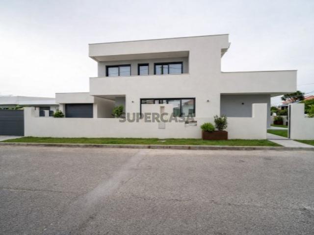 Moradia T4 com piscina Pinhal Conde da Cunha