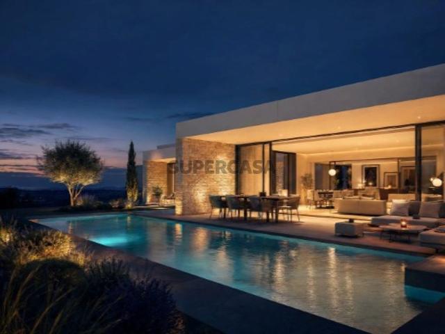 Moradia T4 com Piscina Privada em Albufeira