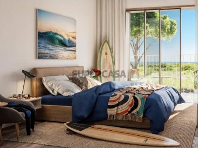 Moradia T4 com Piscina Privativa | Condomínio de Luxo | Costa da Caparica