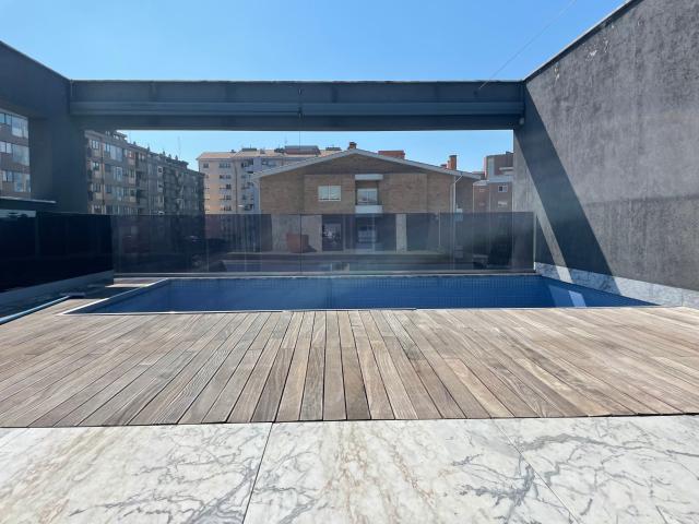 Moradia T4 com piscina, terraço e jardim junto a Marechal Gomes da Costa