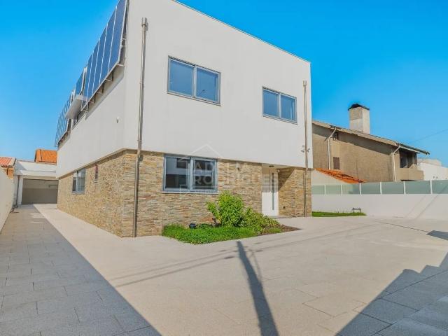 Moradia T4 com Piscina | Vista Mar | Lavra, Matosinhos