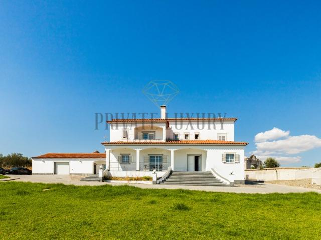 Moradia T4 com piscina